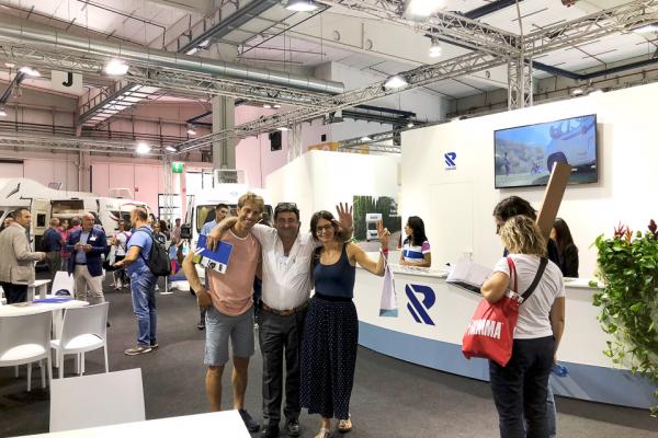 41392563_2086585501352579_4710680869956747264_o