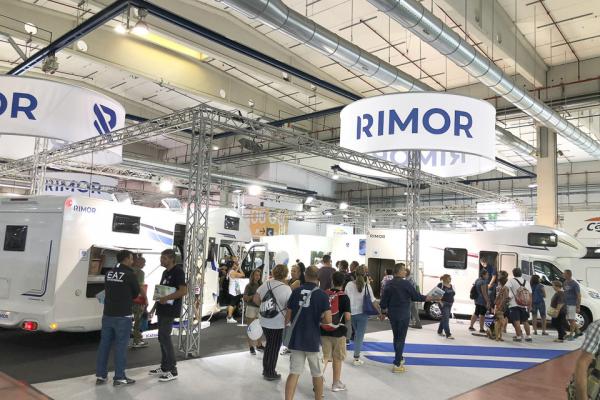 41524184_2086585291352600_405294219519852544_o