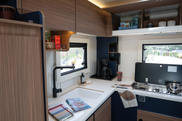 BUZ_1071Sailer-56-allesite-CUCINA-